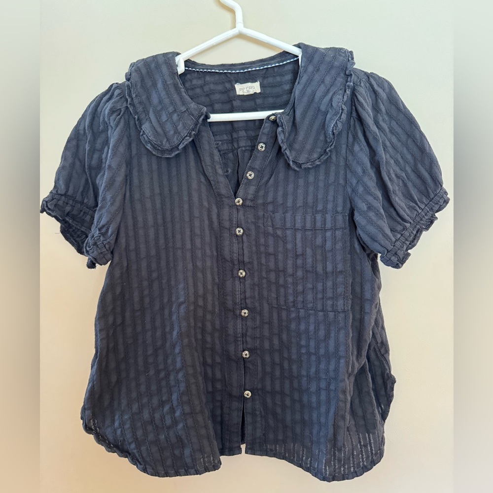 Women’s Pilcro Kiera Collared, button-front blouse. Size L. Black. 100% cotton.